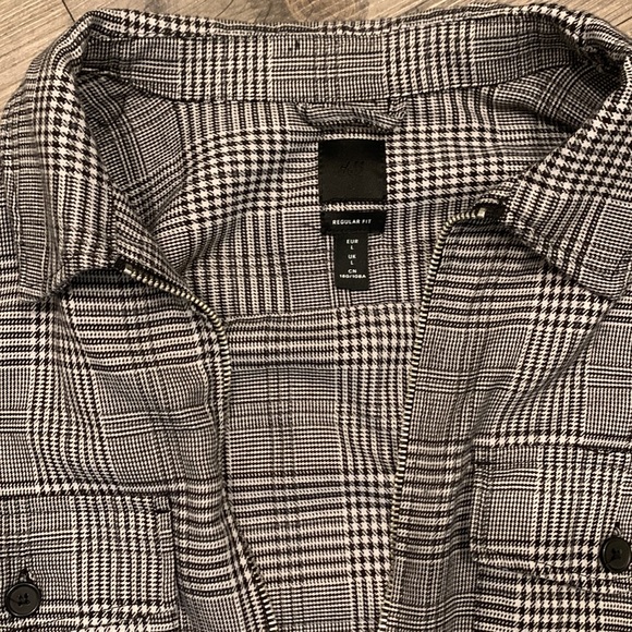 H&M zip up over shirt - Picture 2 of 2
